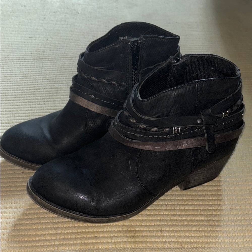 Jelly pop Black Ankle Boots with Decorative Straps and Stacked Heel SZ 8